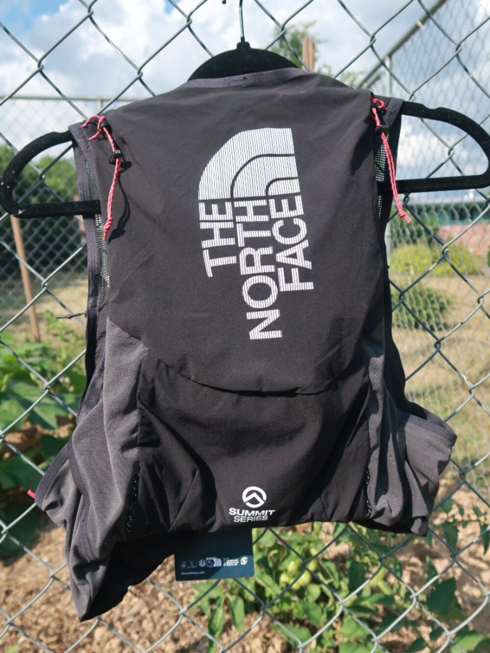 NEW The North Face Summit Series 10-Liter Trail Running Vest | Medium - Picture 5 of 7